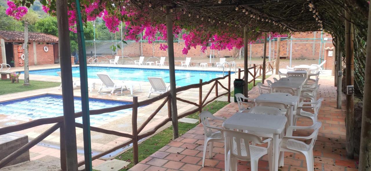 Hotel Campestre Umpala San Gil Exteriör bild