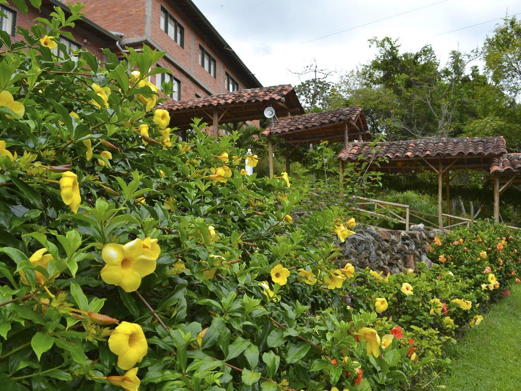 Hotel Campestre Umpala San Gil Exteriör bild